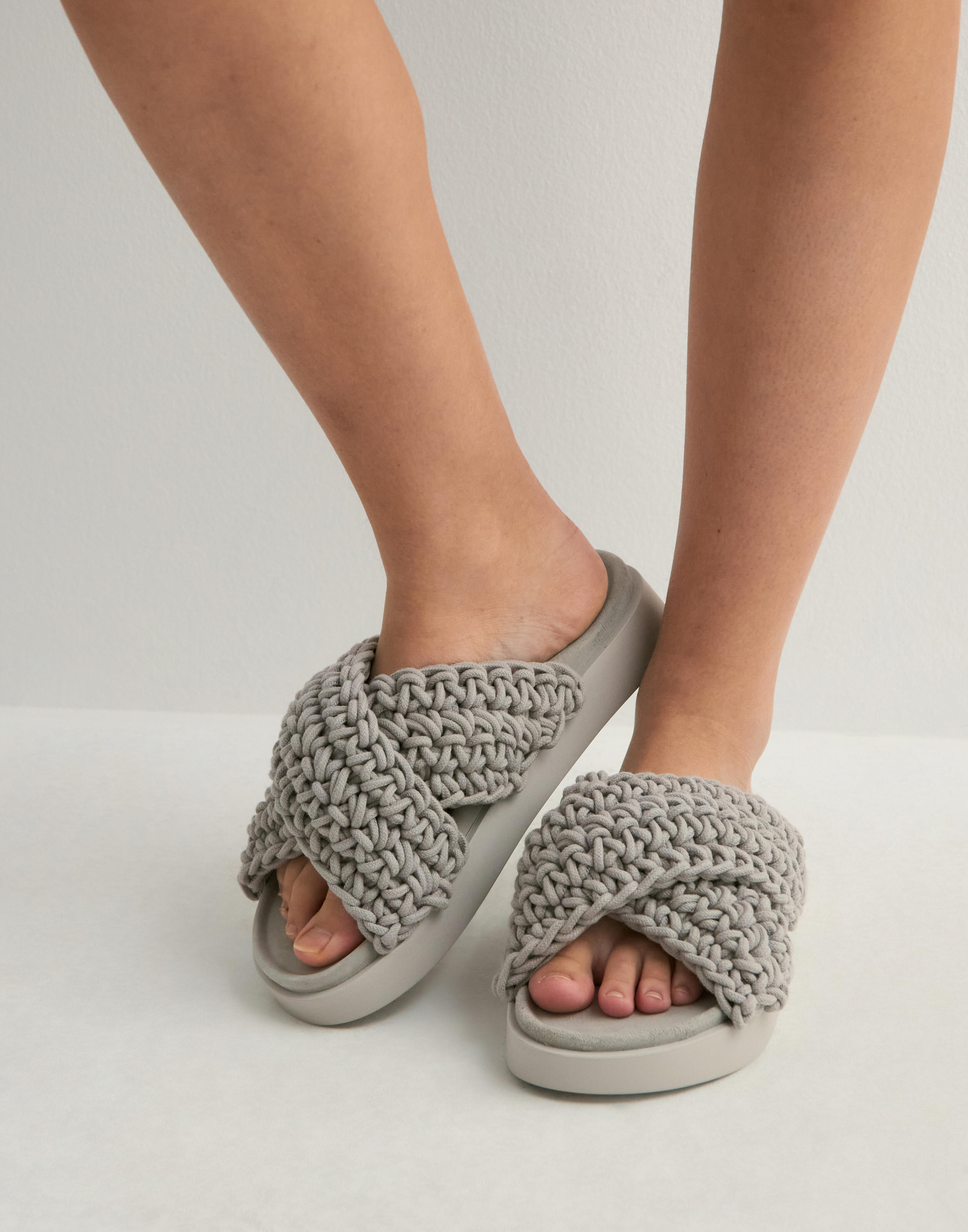 おすすめ Slipper Inuikii Buy Woven Nelly.com | Grey - 靴