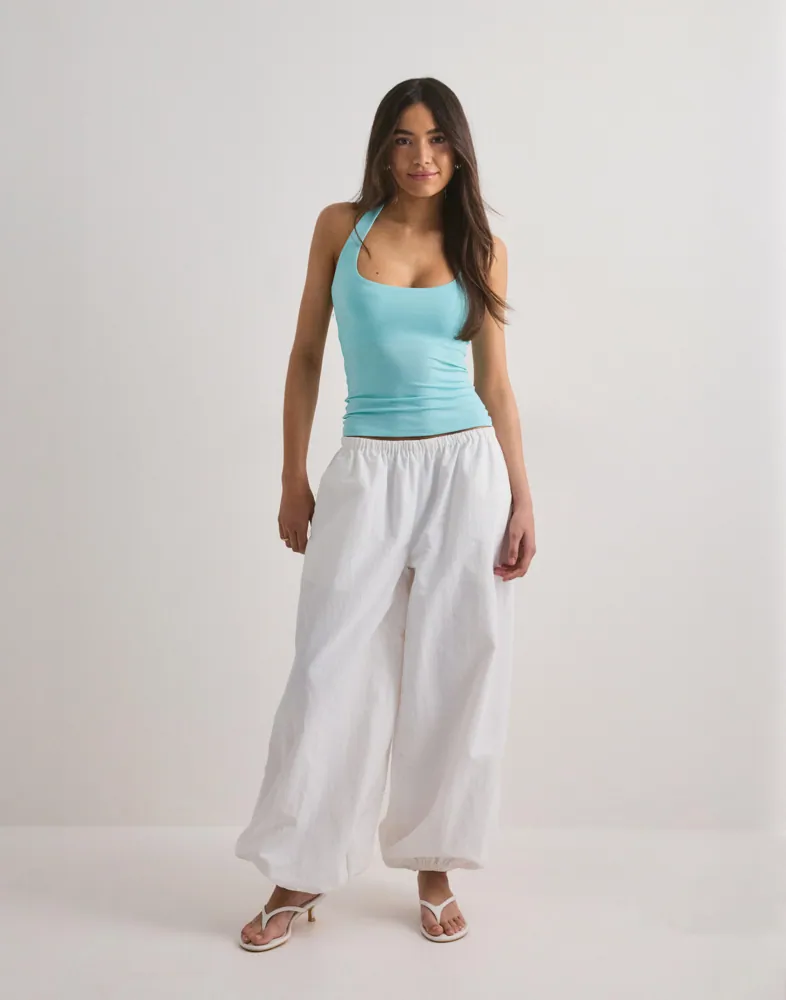 Nelly Built In Bra Halterneck Top toppar & linnen dam – bild 3