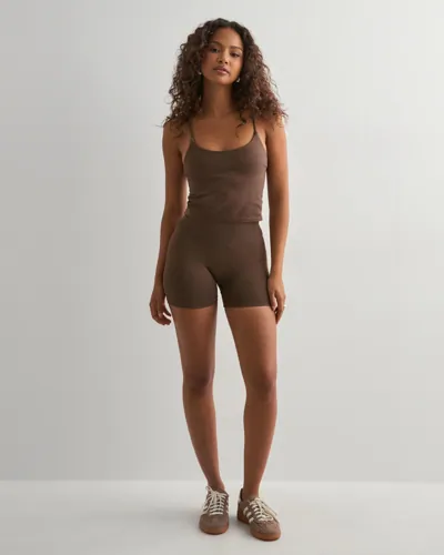 Shape Seamless Strap Singlet 2
