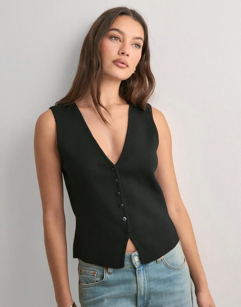 Buy Gina Tricot Knitted vest Black - Main Image