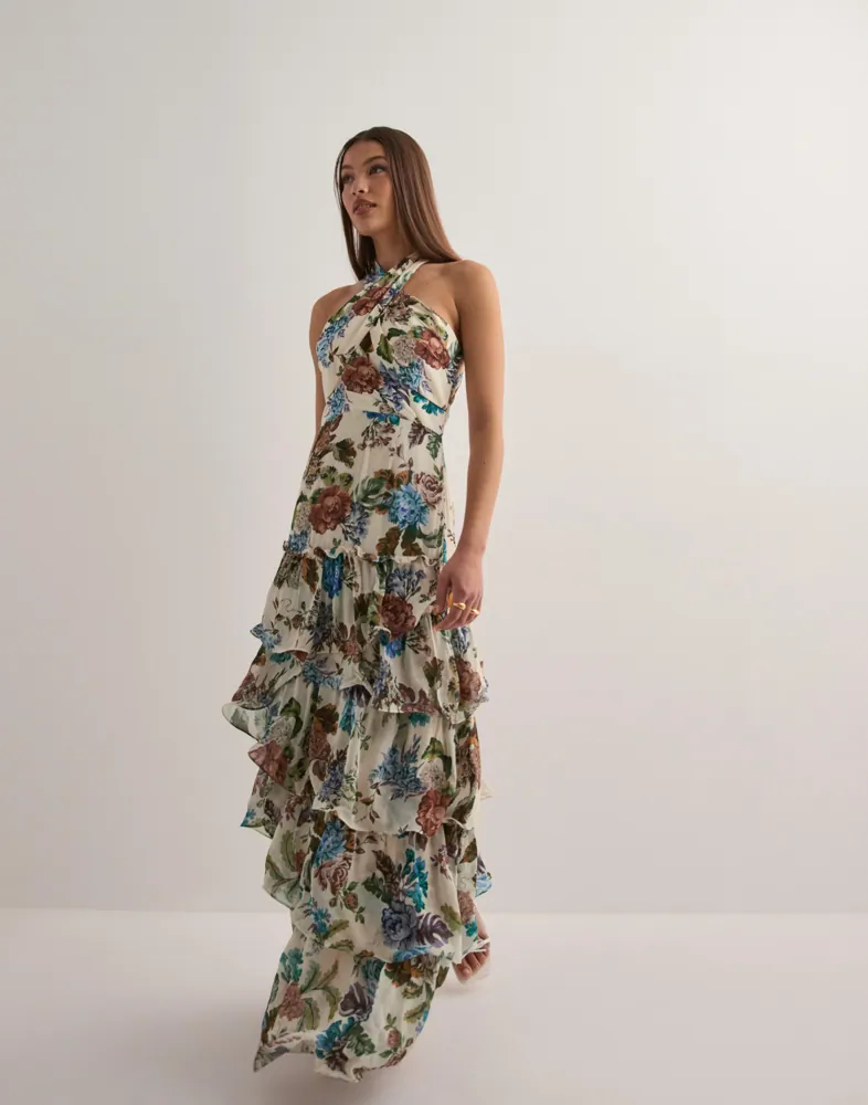 getaway maxi dress Tropical Getaway Floral Maxi Dress Curves