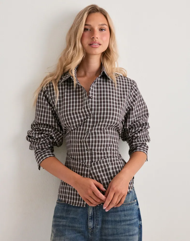 back tied shirt