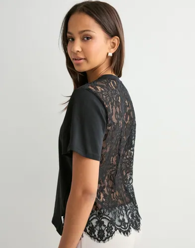 Nelly - Sort - Lace Back Tee