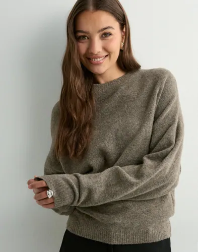 Nelly - Brun - Sleeve Focus Knit Sweater