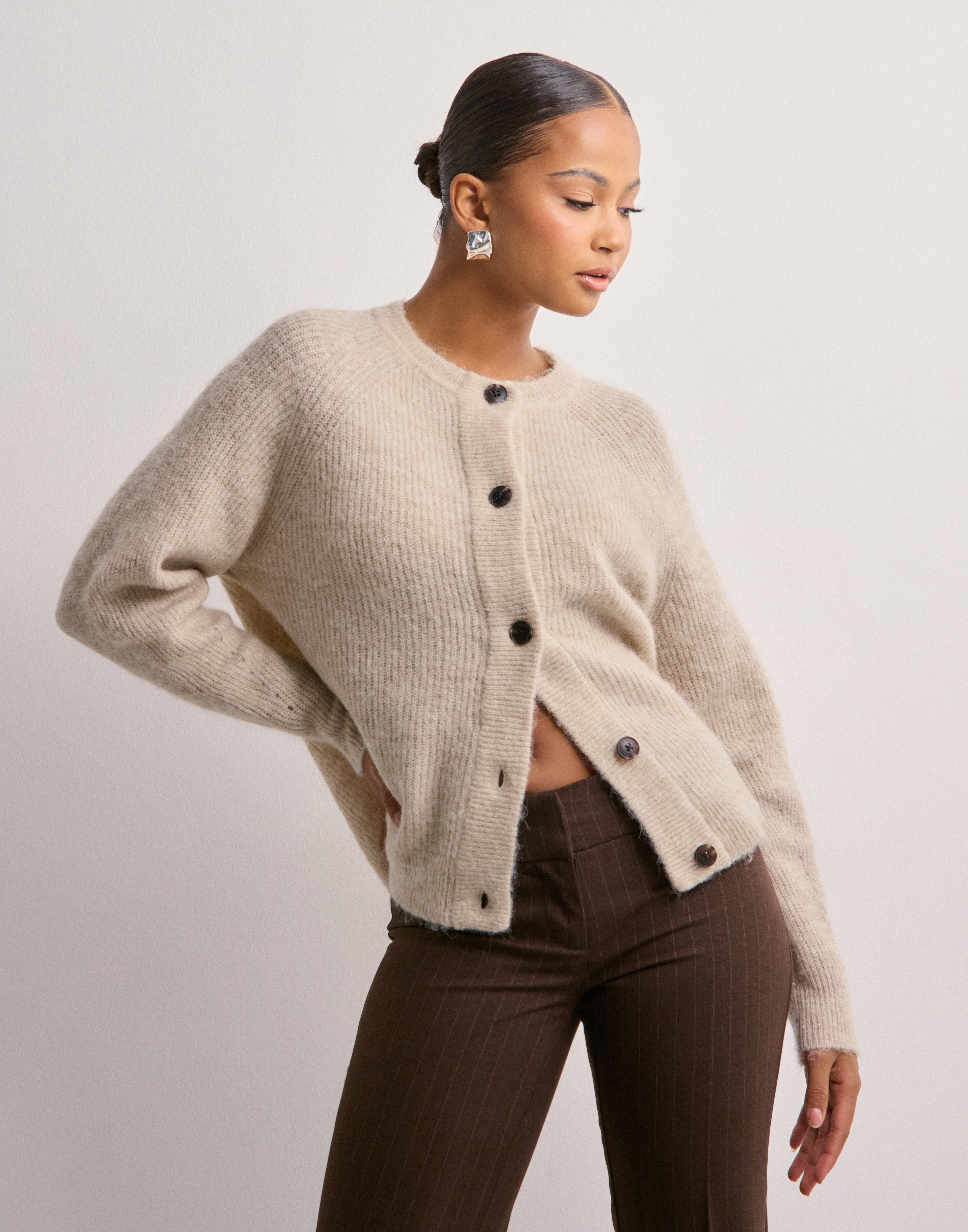 Long sleeve short cardigan hotsell