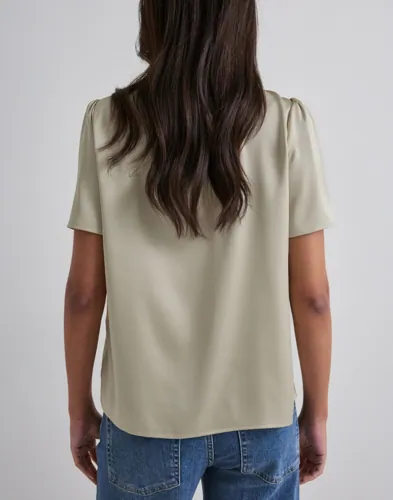 PIECES Pcjessa Ss O-Neck Top Wvn Noos Bc toppar dam – bild 3