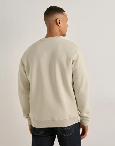 Mads Nørgaard Standard Crew Logo Sweat Fav Sweatshirts herr – bild 3