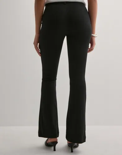 VERO MODA VMAMIRA MW FLARED PANT cargobyxor dam – bild 4