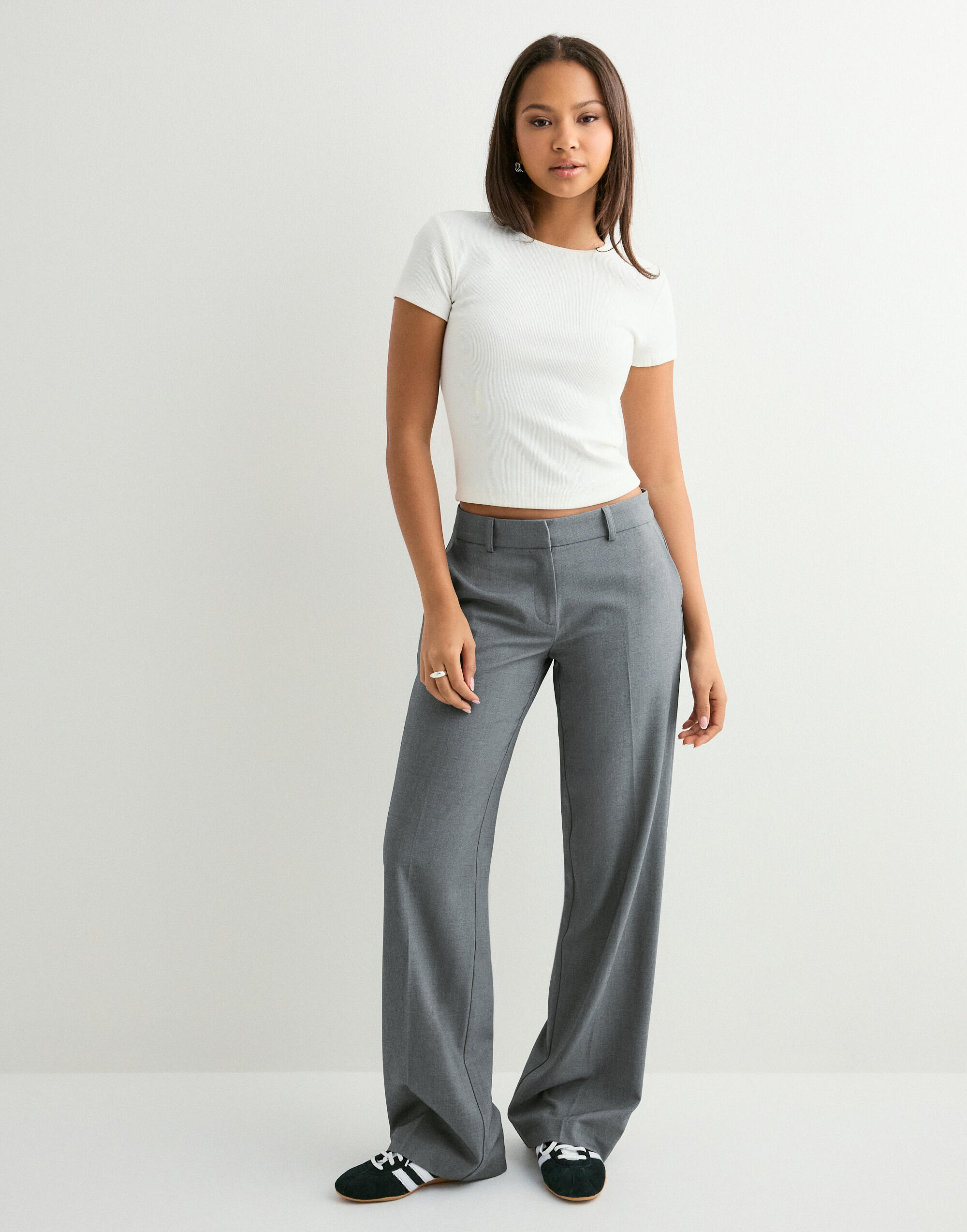 Buy Nelly Low Waist Relaxed Suit Pants - Grey Melange | Nelly.com