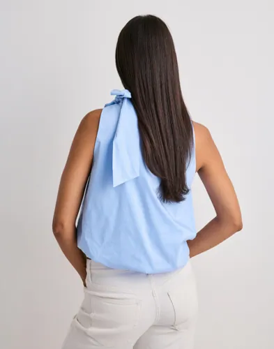 NEO NOIR Veda Poplin Top blusar dam – bild 3