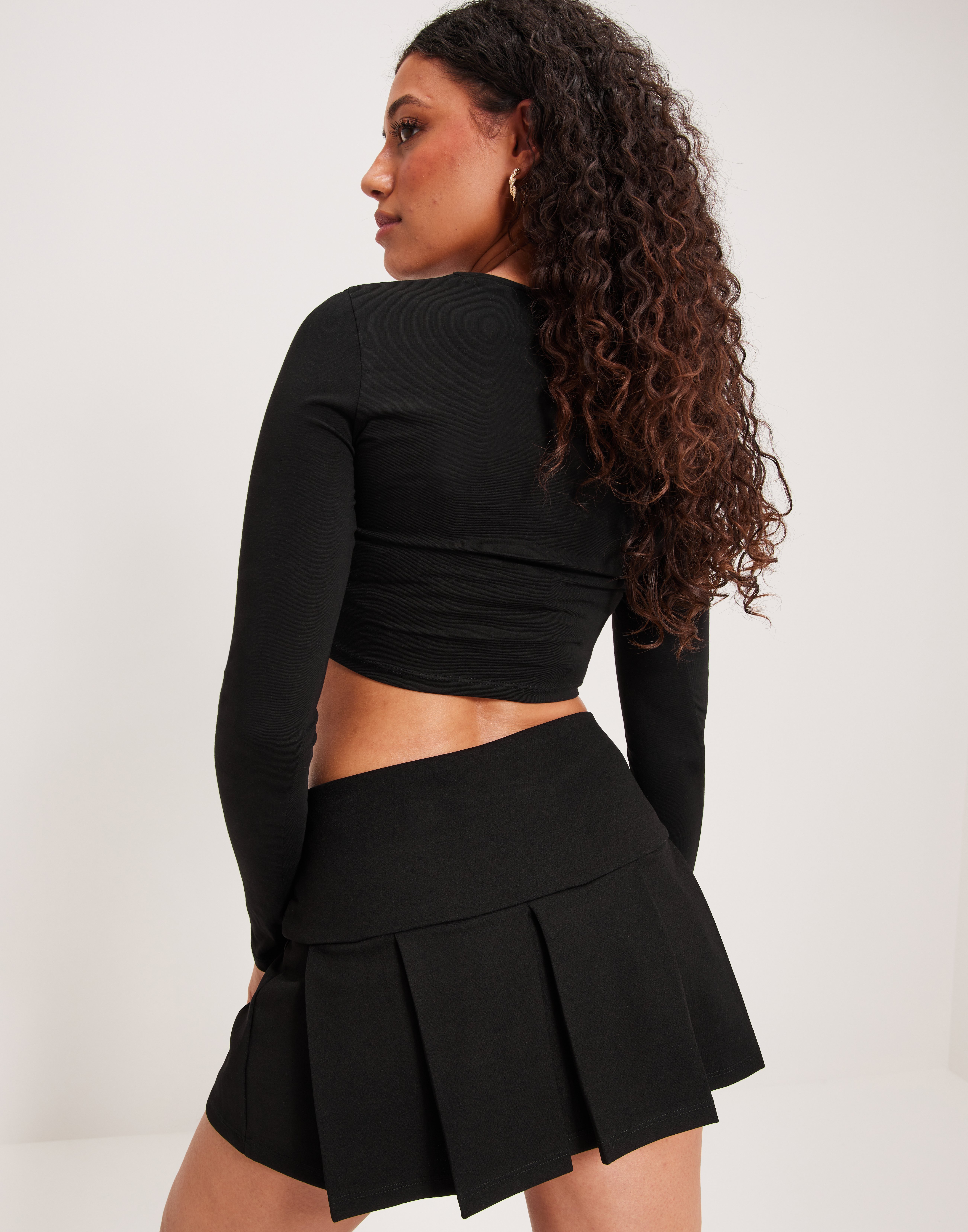Buy Nelly Pleated Mini Skirt - Black | Nelly.com
