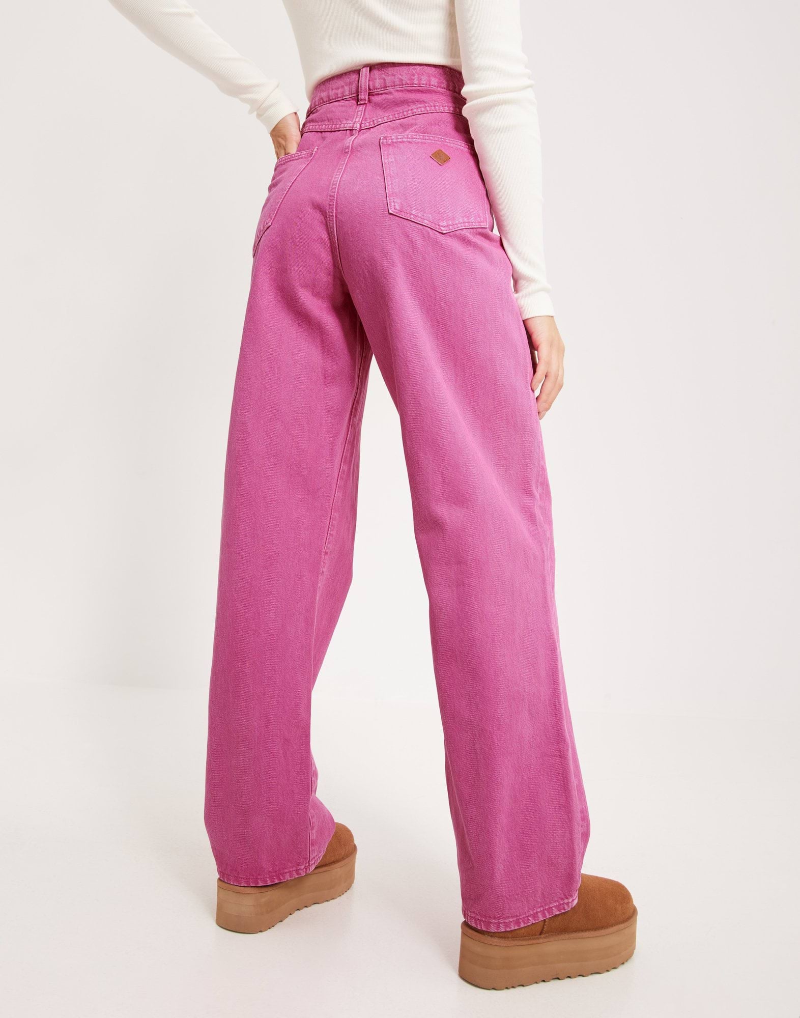 A SLOUCH JEANS SUPER PINK