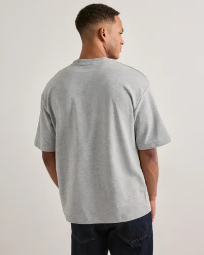Selected Men Slhlooseoscar Ss O-Neck Tee Noos Oversized t-shirts t-shirts - bas herr – bild 3
