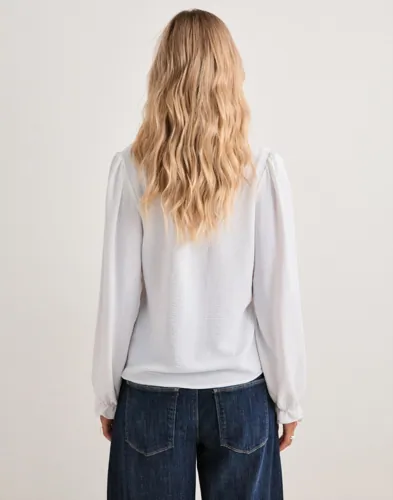 PIECES Pctiffany Ls Button Top Wvn Noos Bc blusar dam – bild 3
