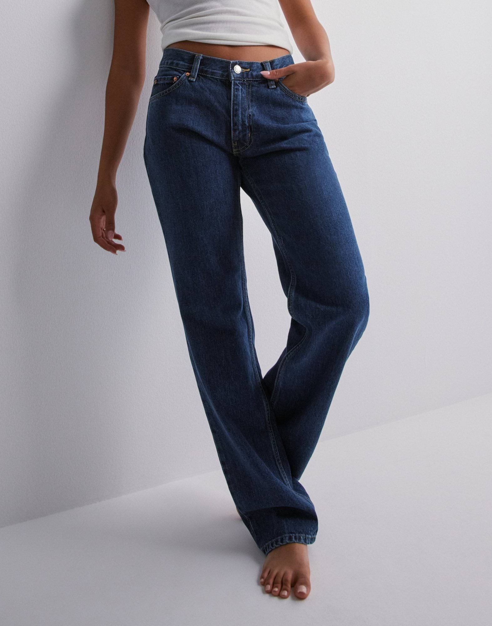 Low straight jeans