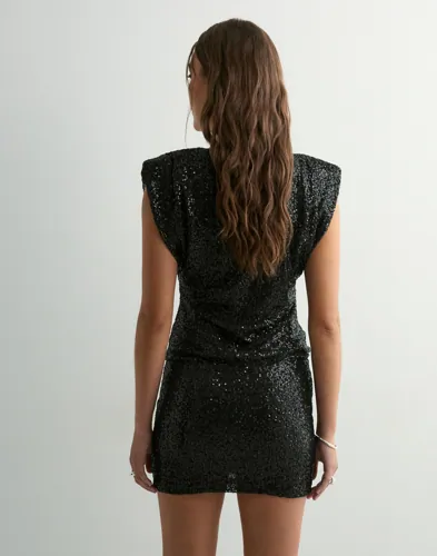 Nelly Sharp Shoulder Sequin Dress festklänningar dam – bild 3