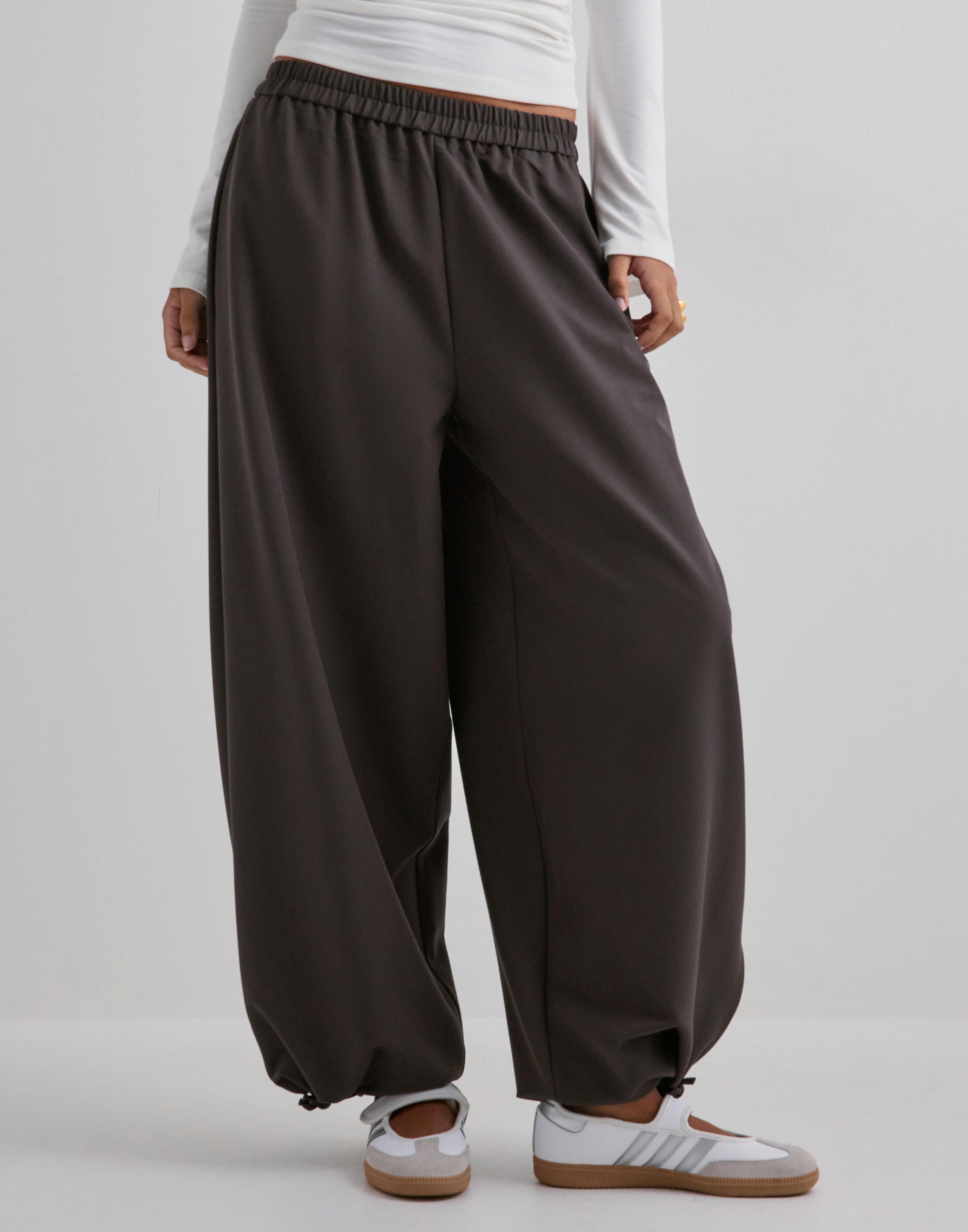 Buy Vero Moda VMLEIA MW HAREM PANTS - Mulch | Nelly.com