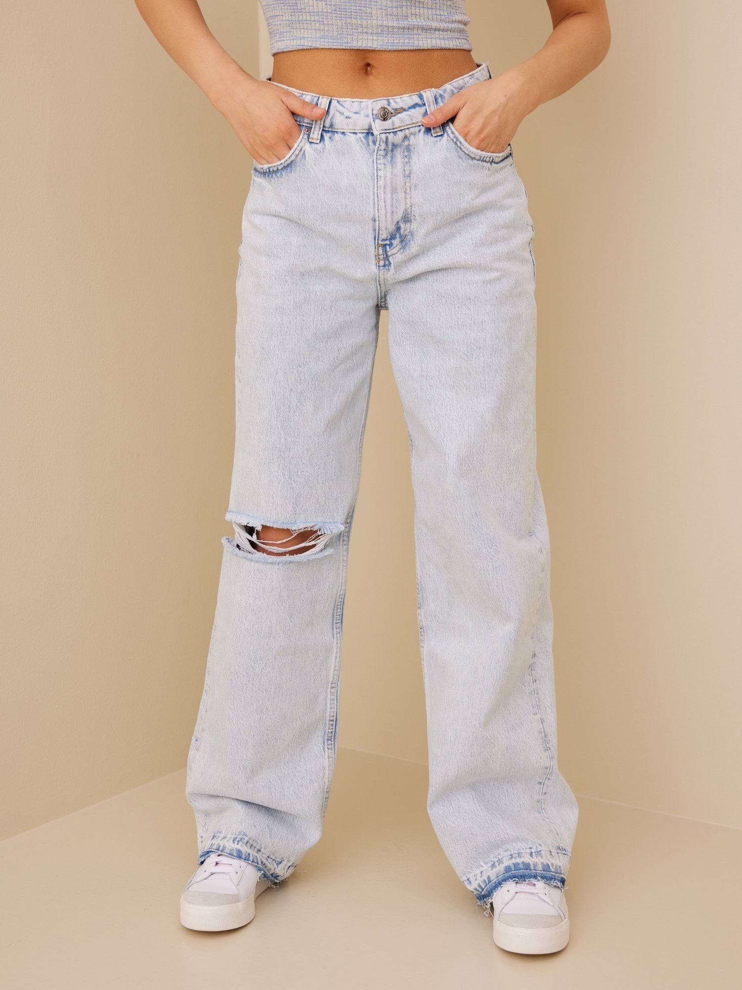 Straight loose jeans