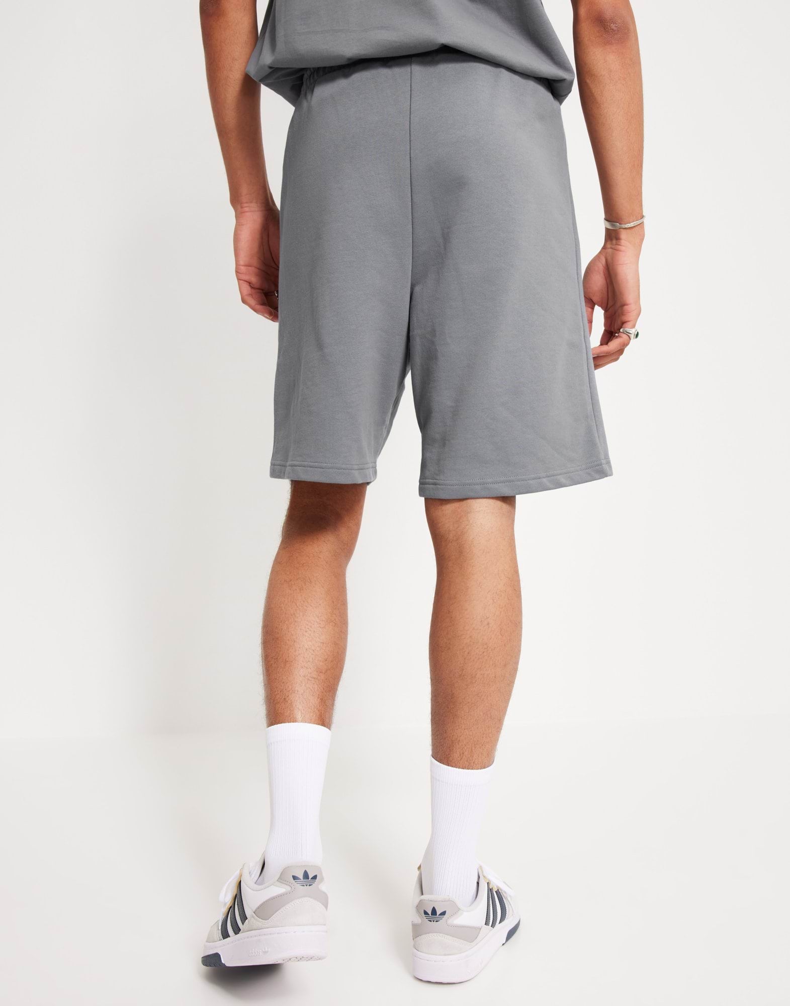 BAIERN oversized sweat shorts