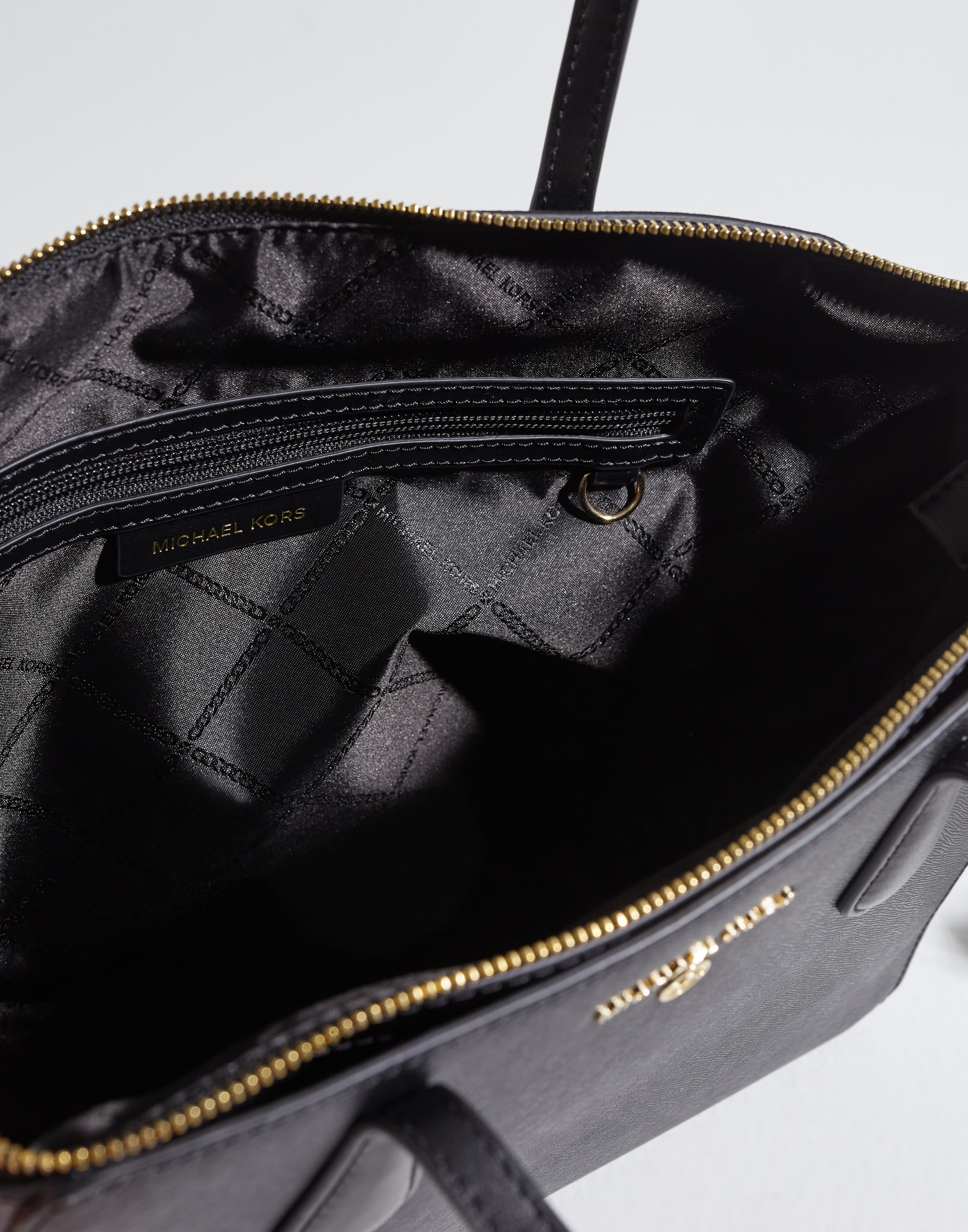 Buy Michael Kors MD TZ TOTE - Black | Nelly.com