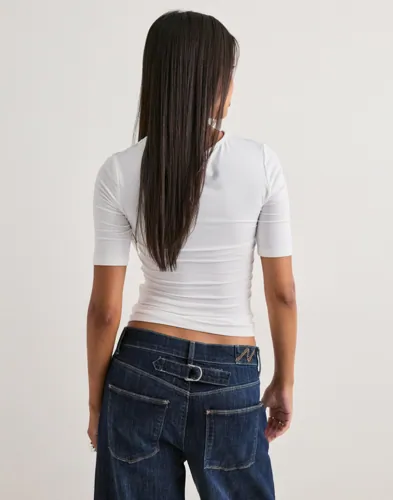 Nelly Ruched Wrap Top toppar dam – bild 3