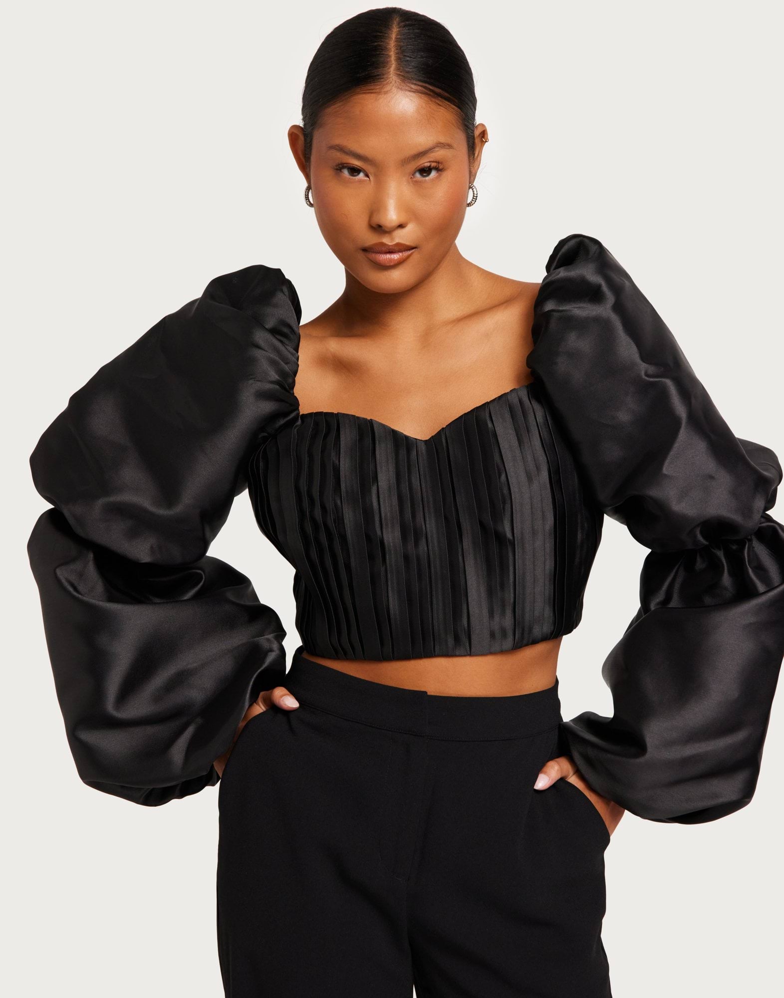 Hannah pouf sleeve cropped top