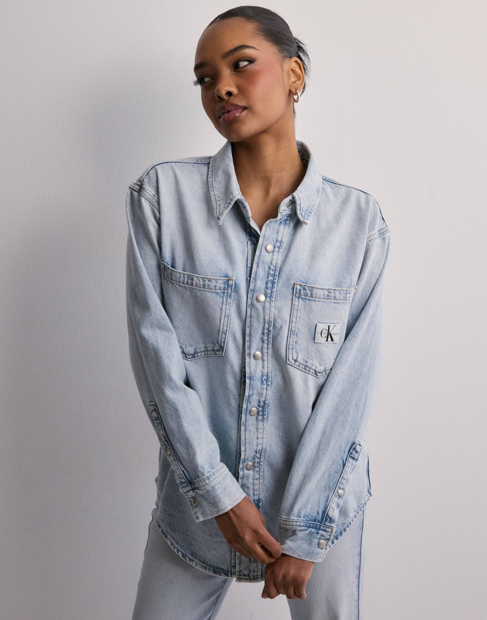 Osta Calvin Klein Jeans DAD DENIM SHIRT - *NY*Denim Light | Nelly.com