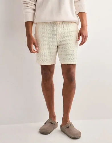 Vita våffelshorts från Only & Sons med fickor
