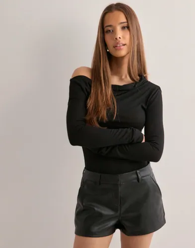 Nelly PU Shorts dam – bild 3