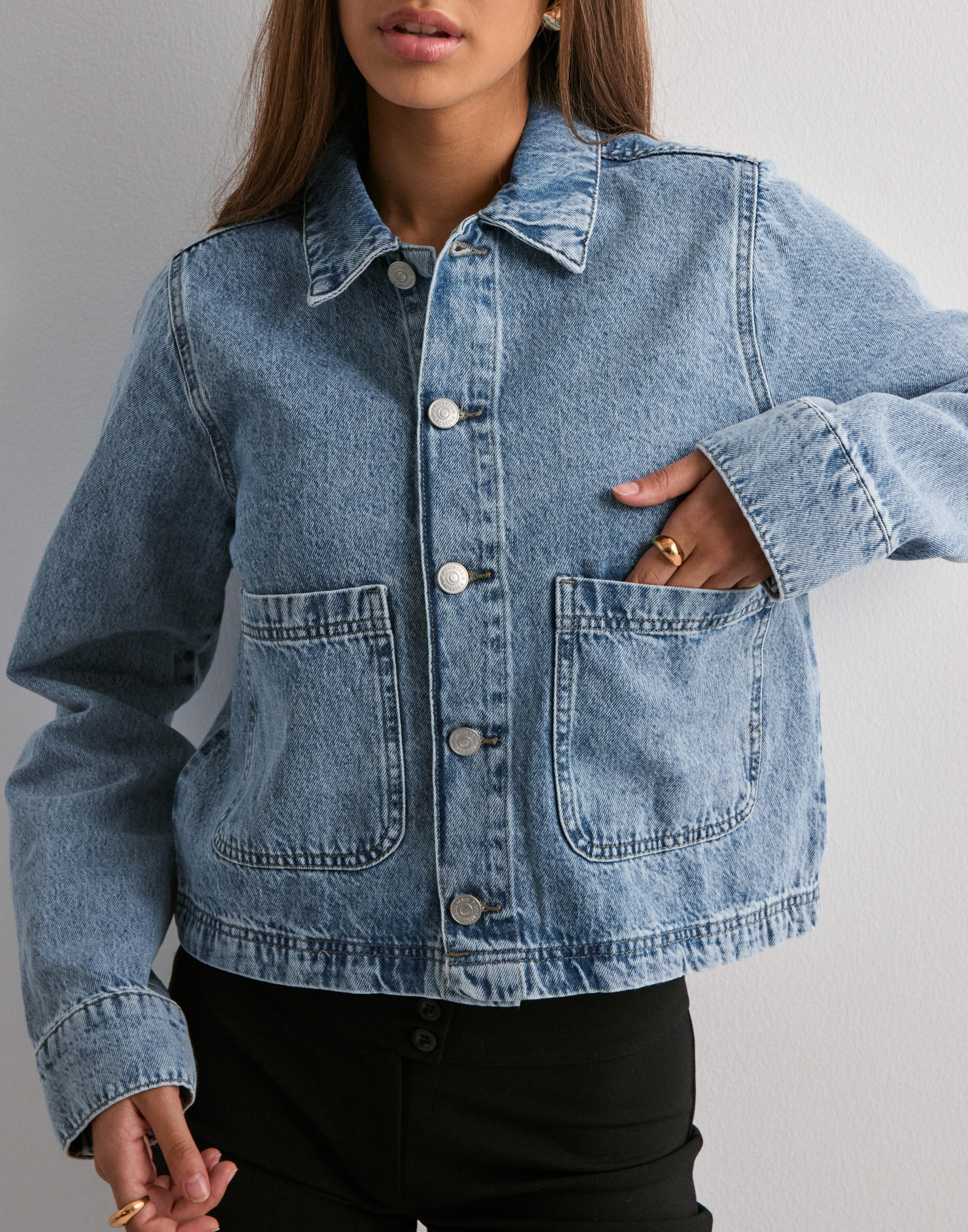 Giacca In Denim Blu Medio Pieces, Con Tasche Frontali, Taglio Casual