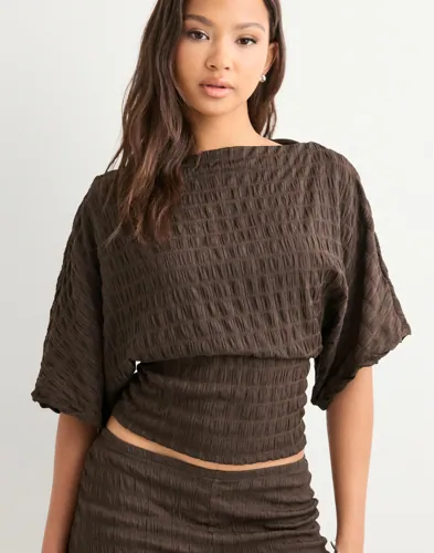 Nelly - Brun - Stunning Structure Tee