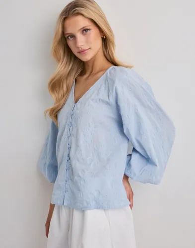 Only - Blå - Onlzion 3/4 V-Neck Emb Top Wvn