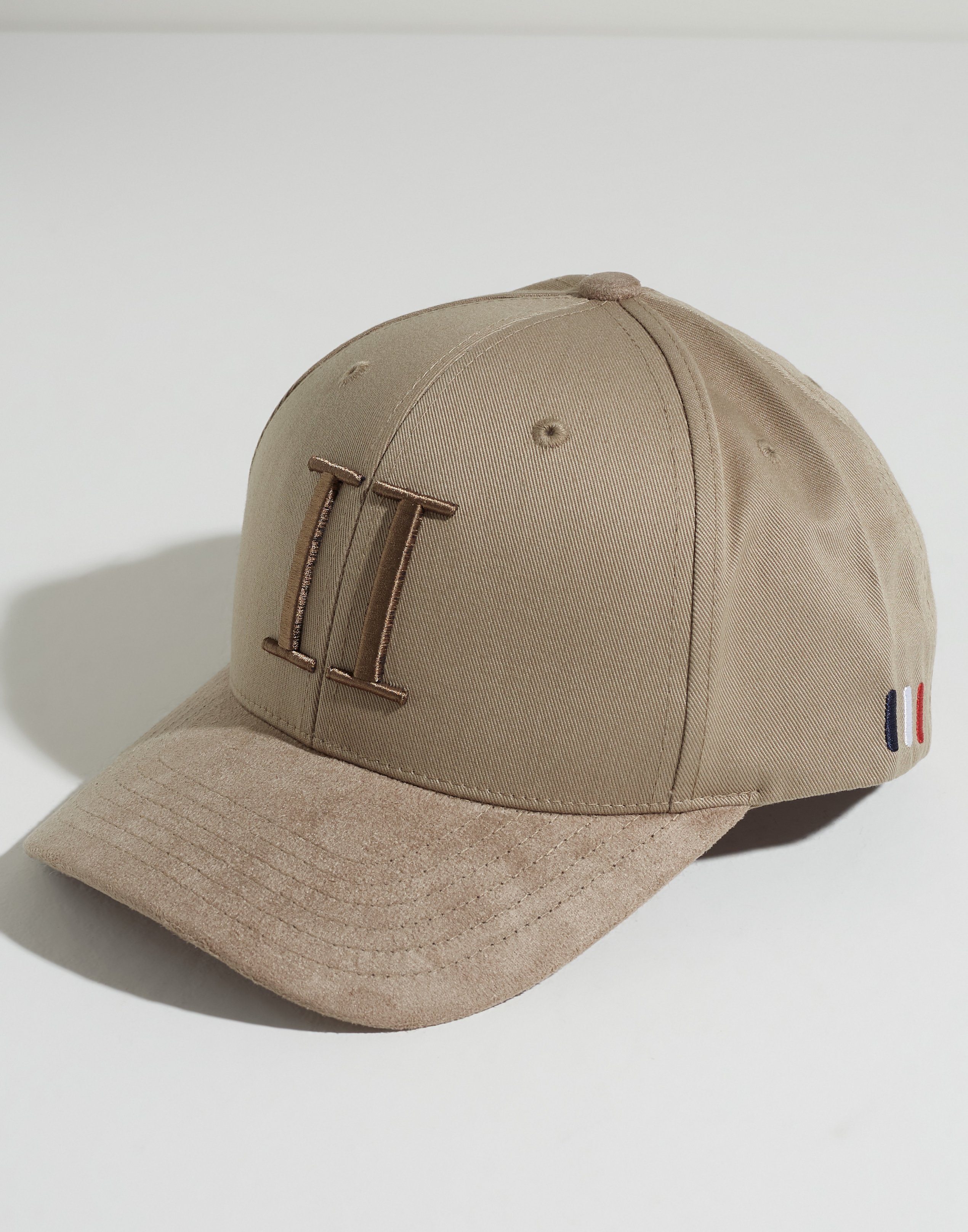 Buy Les Deux Baseball Cap Suede II - Dark Sand | NLYMAN