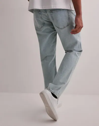 Blå straight fit jeans från Only & Sons med femficksdesign