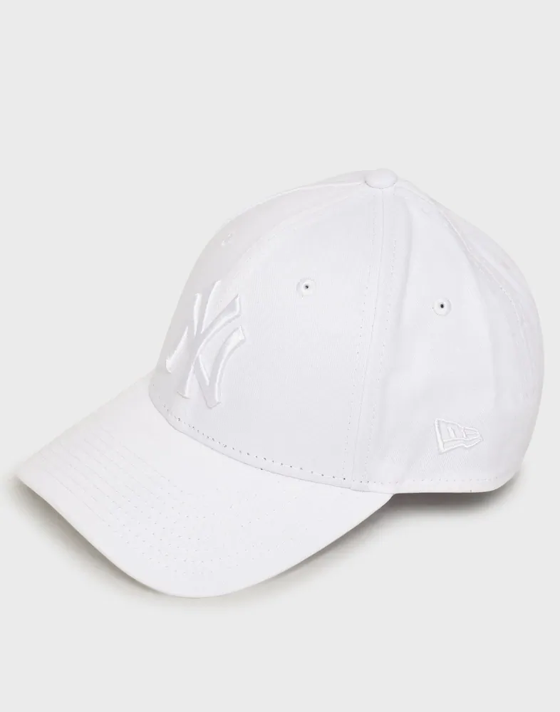 League Essential 9Forty NY Yankees Cap Senior
