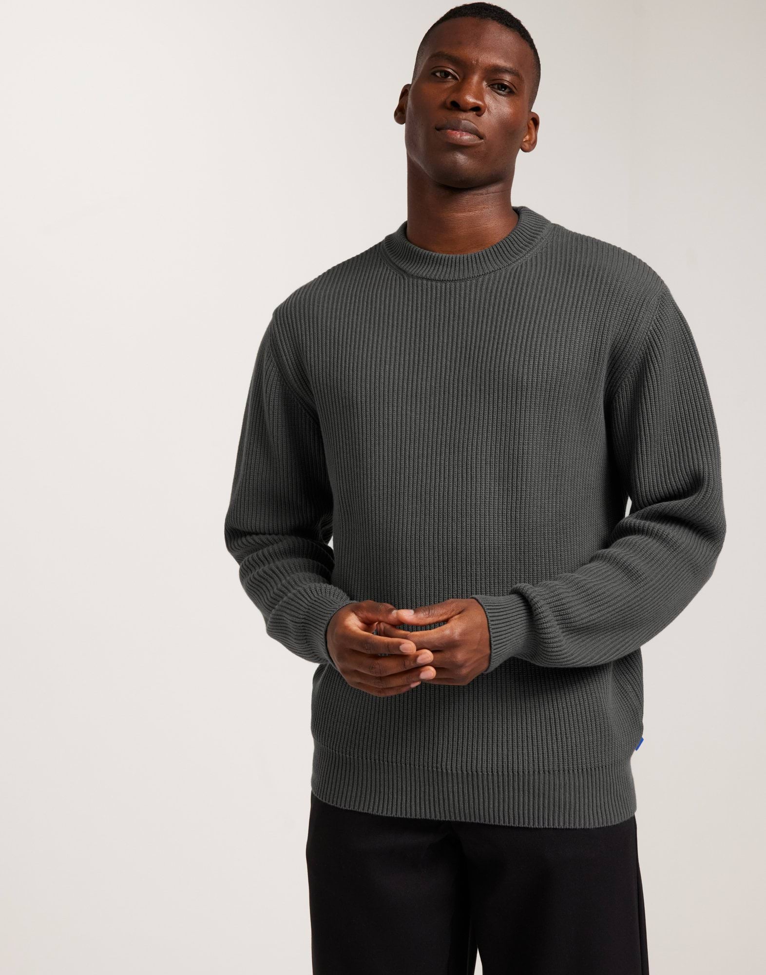 Round Neck Knit