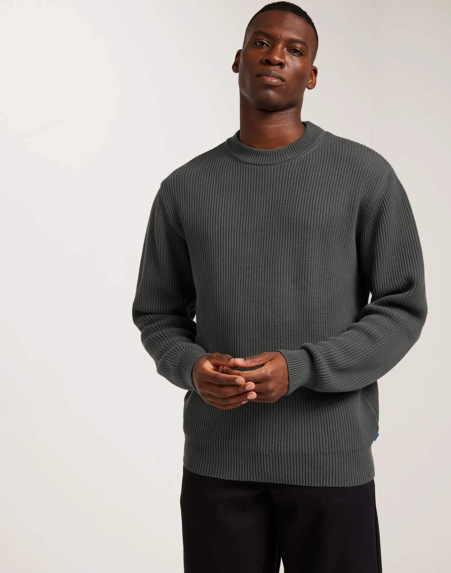 Round Neck Knit