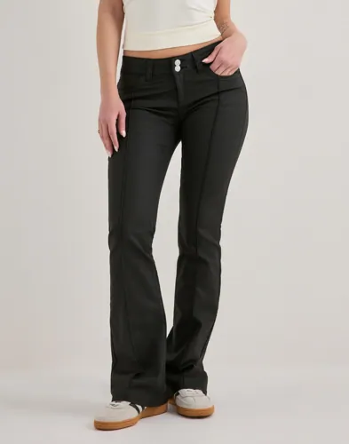 Nelly - Sort - Coated Low Waist Jeans
