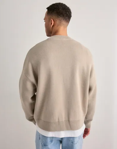Que Sera Sera Connor Cotton Knit Stickade tröjor herr – bild 2