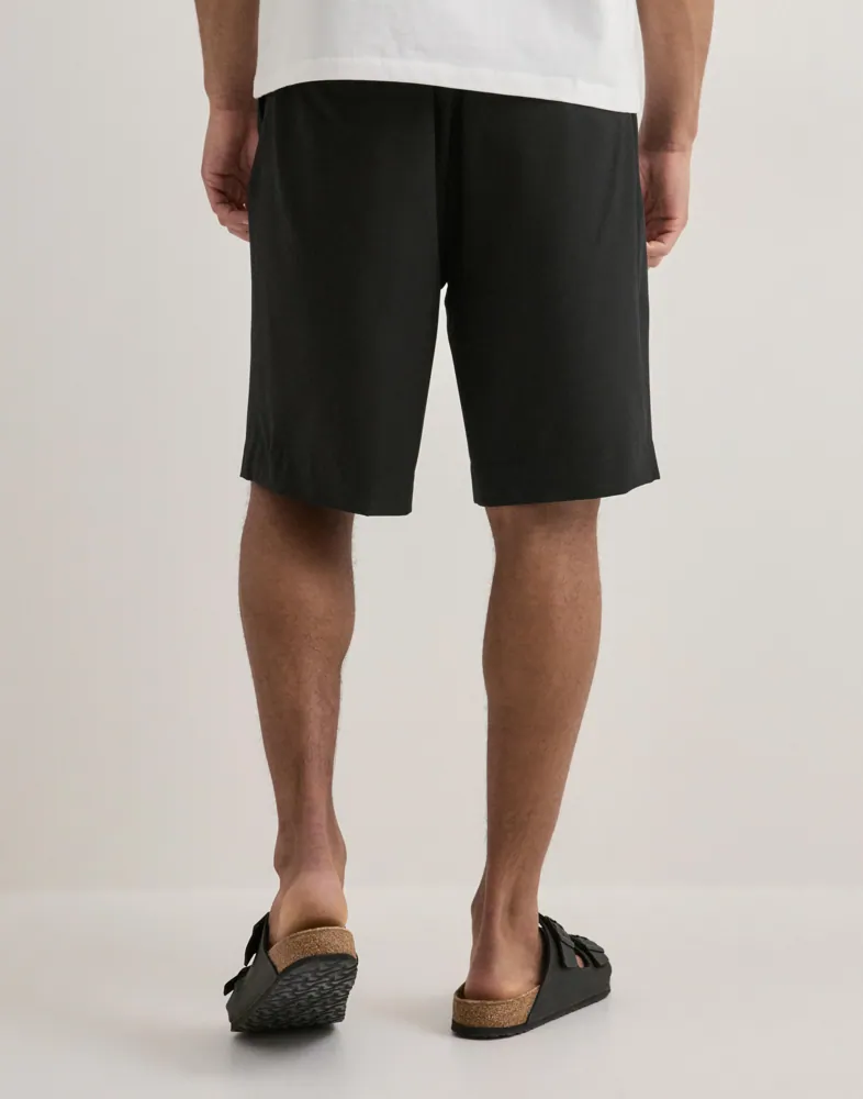 Que Sera Sera Sheldon Suit Shorts Tunna shorts herr – bild 3