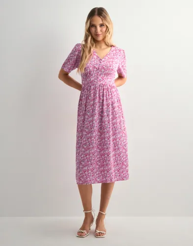 Pieces - Blomstret - Pctala Ss Midi Dress Noos Bc