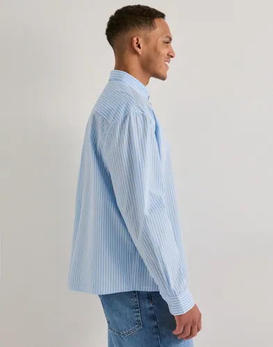 Que Sera Sera Steve Stripe Shirt LS Randiga skjortor herr – bild 2