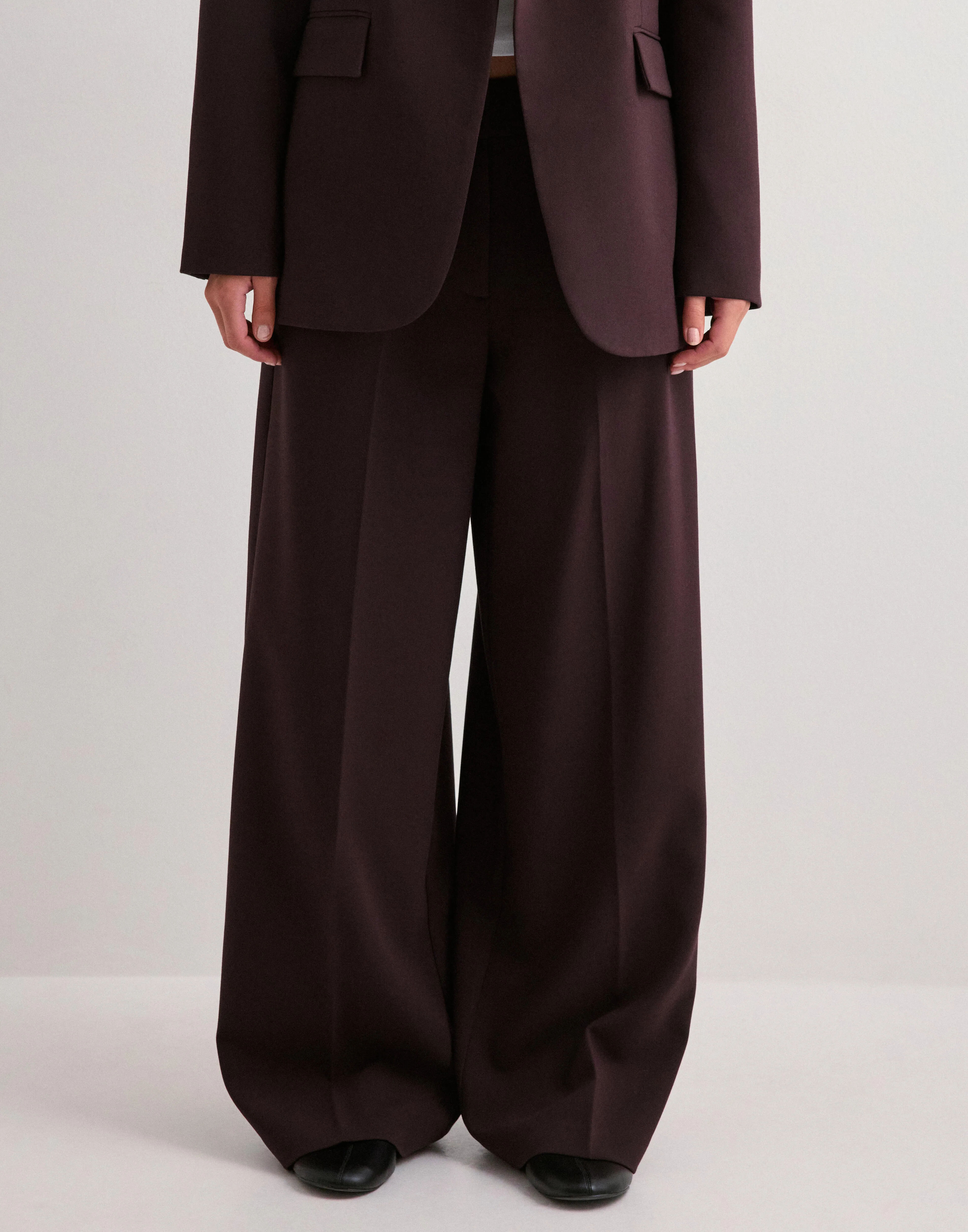 Nelly - Brun - Volume Back Pocket Suit Pants