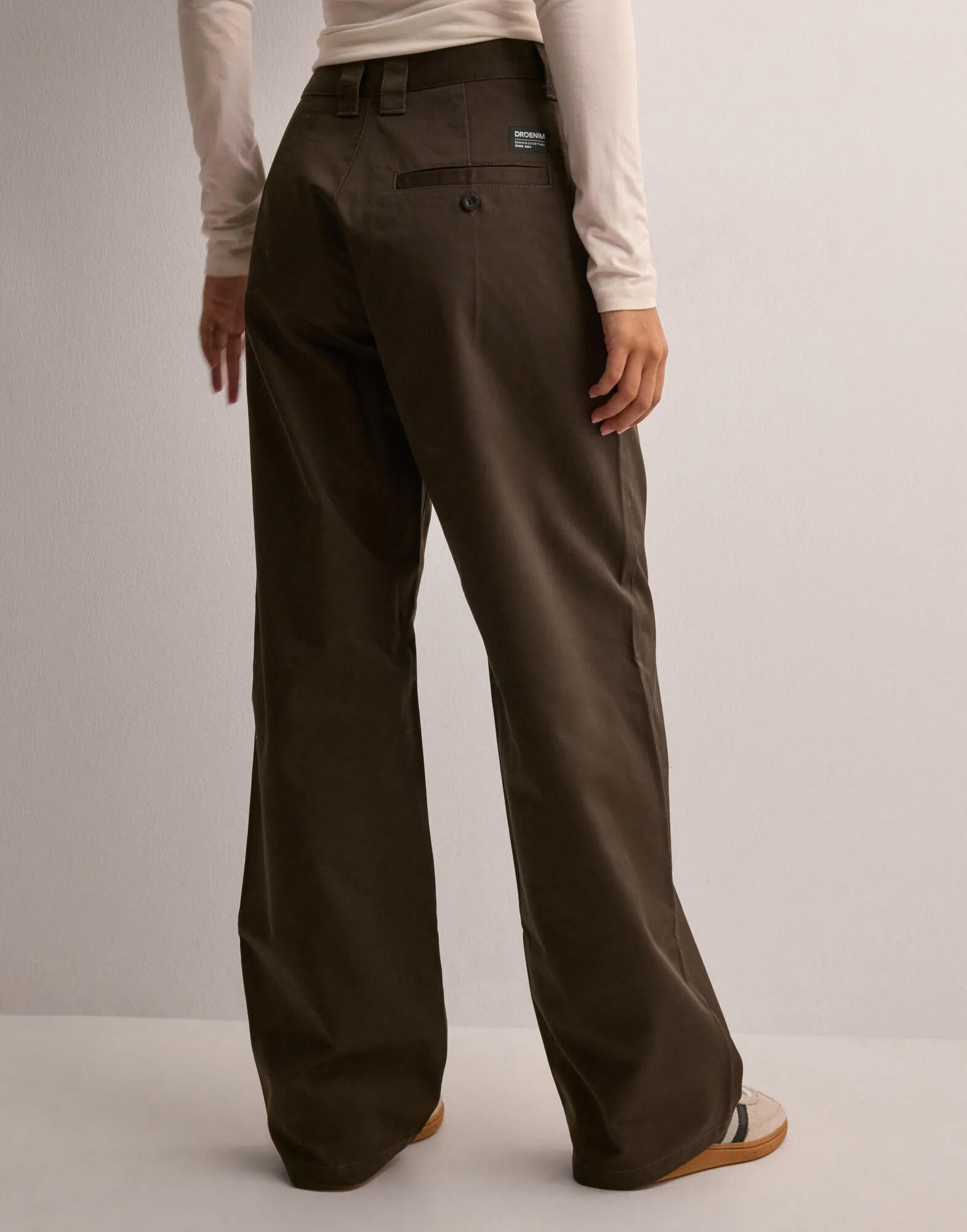 Buy The North Face W WOVEN PANT - Dark Brown | Nelly.com