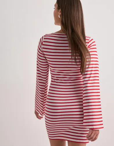 Nelly Stripe Wide Sleeve Dress sommarklänningar dam – bild 3