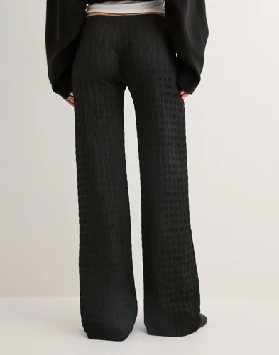 Nelly Stunning Low Waist Structure Pants chinos dam – bild 3
