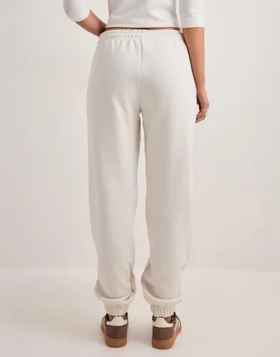 Classic Sweatpants 3