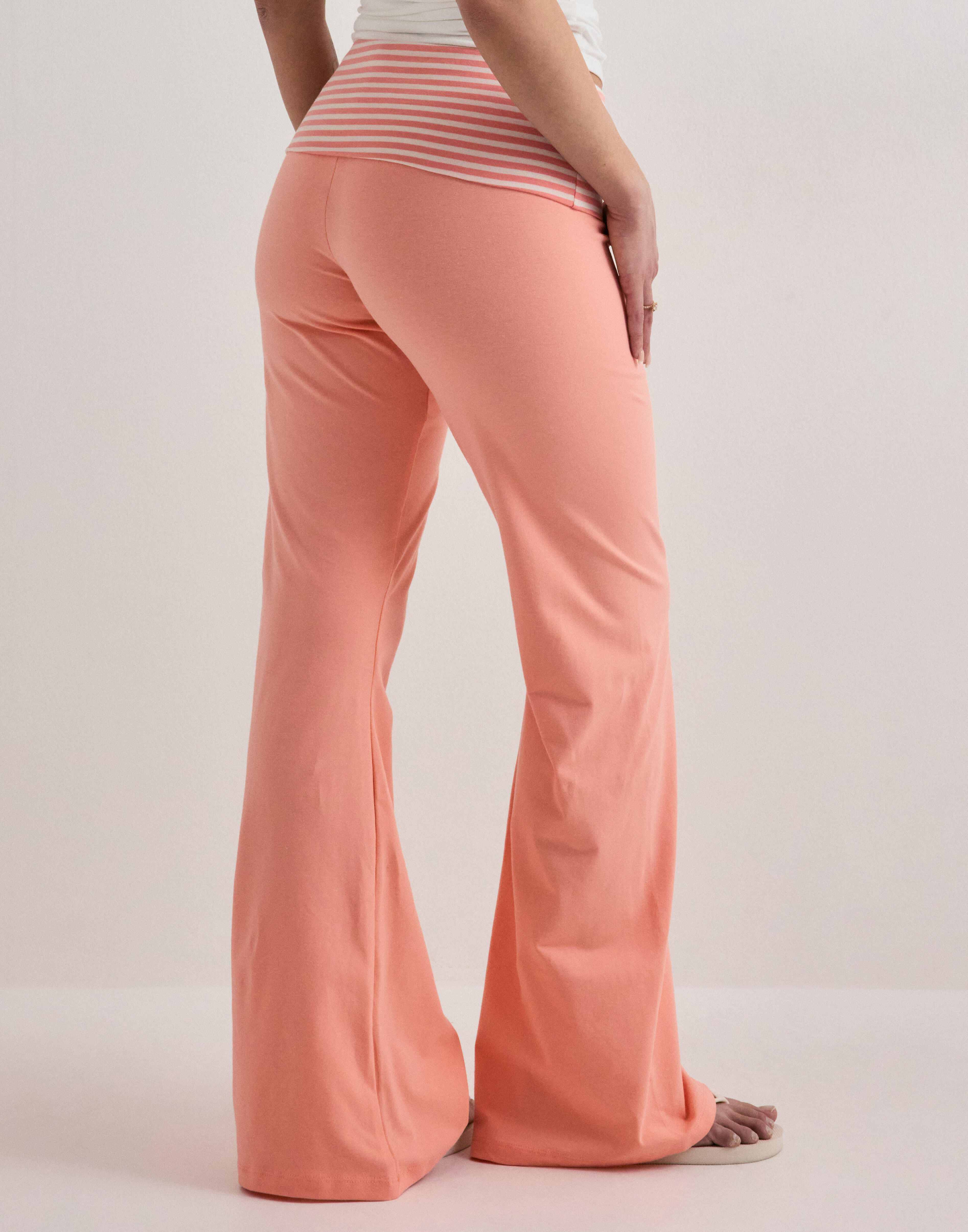 Buy Nelly Relaxed Yoga Pants - Coral | Nelly.com