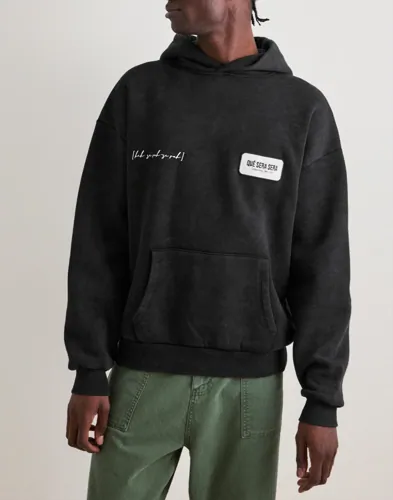 Que Sera Sera Wyatt Washed Hoodie Hoodies Svart