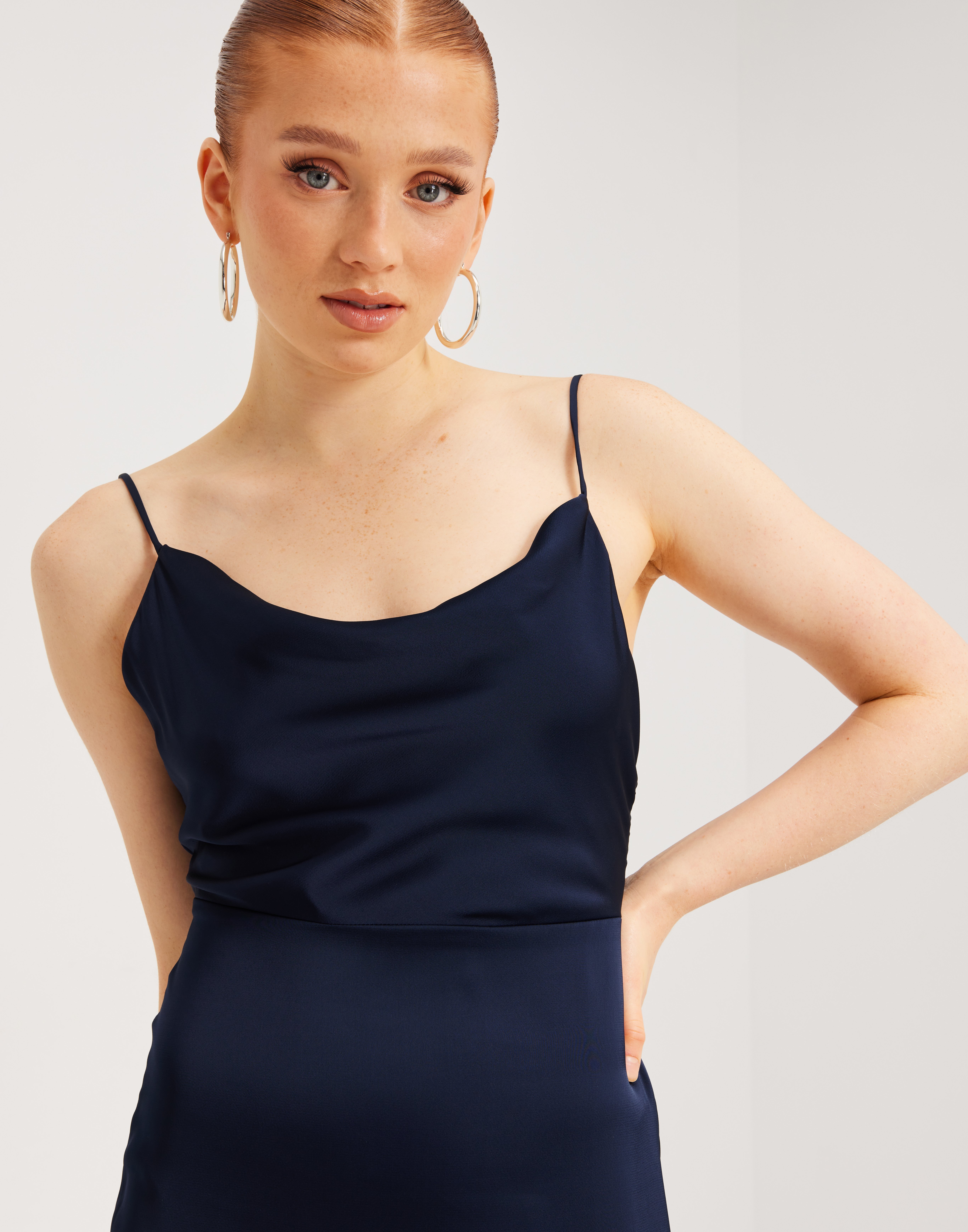 PIECES Damen Sommerkleid – ärmelloses Midikleid Mit Riemchen (dänische Marke)